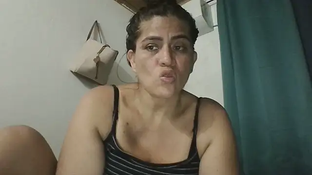 Snapshot of kitybigboobsx chatting on June 16, 2026, 12:10 am kitybigboobsx online show from June 16, 2026, 12:10 am