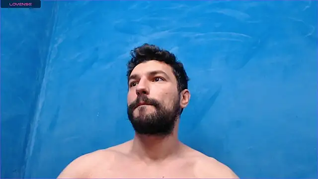 Snapshot of alex_blu chatting on October 11, 2025, 1:01 pm alex blu online show from October 11, 2025, 1:01 pm