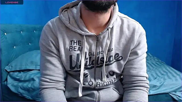 Snapshot of alex_blu chatting on October 8, 2025, 10:39 am alex blu online show from October 8, 2025, 10:39 am