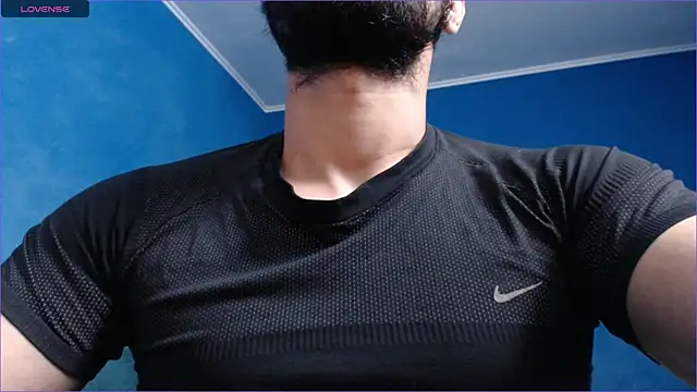 Snapshot of alex_blu chatting on October 9, 2025, 8:26 am alex blu online show from October 9, 2025, 8:26 am