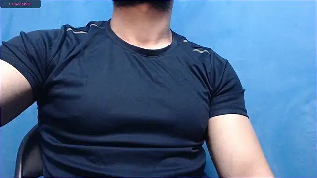 Snapshot of alex_blu chatting on October 17, 2025, 9:45 am alex blu online show from October 17, 2025, 9:45 am