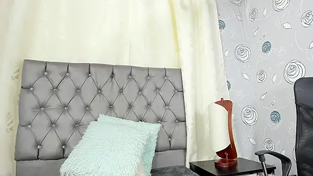 luna evaa online show from March 18, 2025, 5:44 pm