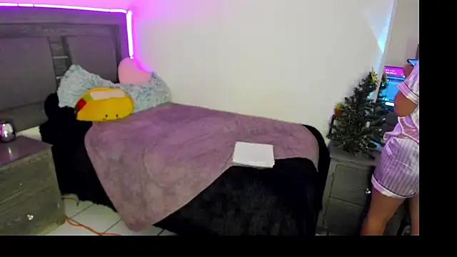 Cherrynoa online show from December 20, 2025, 2:47 am