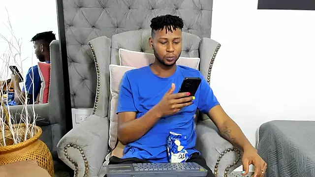 Snapshot of santhi_lee chatting on March 1, 2025, 2:37 am santhi lee online show from March 1, 2025, 2:37 am