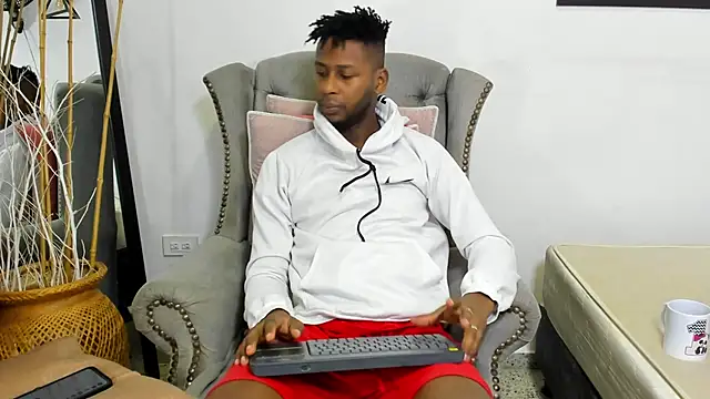 Snapshot of santhi_lee chatting on March 7, 2025, 2:25 am santhi lee online show from March 7, 2025, 2:25 am