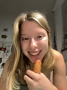 kimczii online show from July 27, 2026, 10:44 am