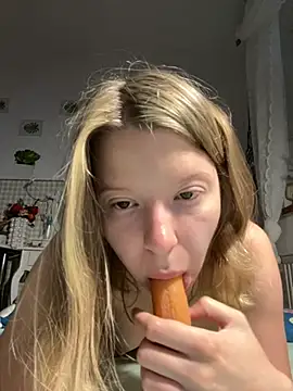 kimczii online show from June 19, 2026, 6:08 am