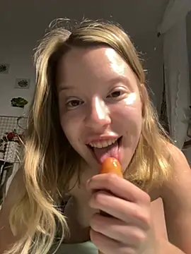 kimczii online show from June 30, 2026, 6:24 am