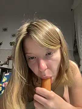kimczii online show from June 17, 2026, 6:13 am