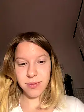 kimczii online show from September 26, 2025, 9:10 pm