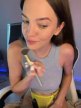julia fly online show from May 26, 2026, 8:34 am