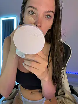 julia fly online show from May 21, 2026, 7:17 am