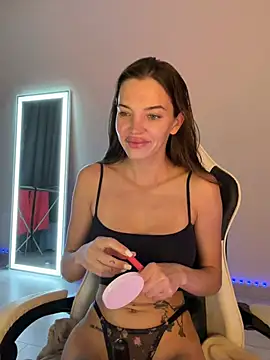 julia fly online show from May 28, 2026, 8:33 am