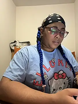 lunaxbat online show from December 20, 2025, 4:48 am