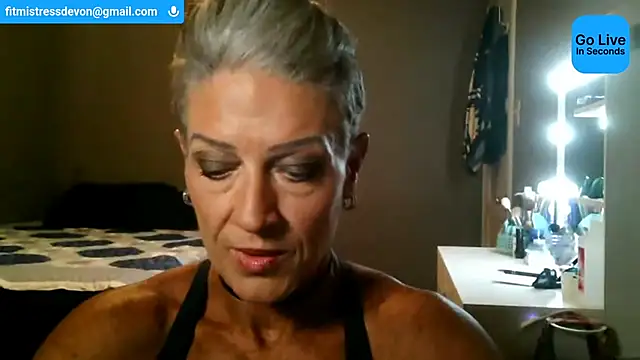 Devon2020 online show from May 27, 2026, 2:52 am