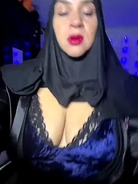 Snapshot of Jameela chatting on December 18, 2025, 7:40 pm Jameela online show from December 18, 2025, 7:40 pm