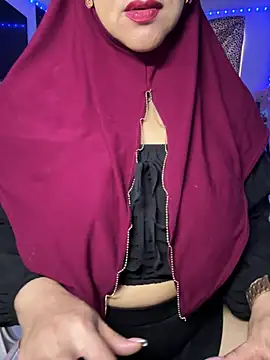 Snapshot of Jameela chatting on March 3, 2026, 10:28 pm Jameela online show from March 3, 2026, 10:28 pm