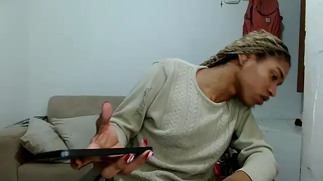 angelamarie1 online show from December 18, 2025, 4:06 am