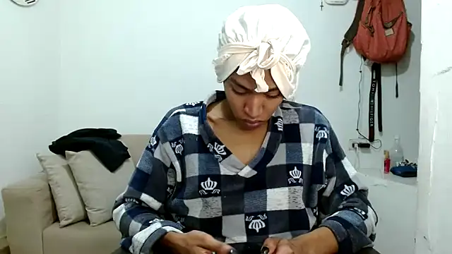 angelamarie1 online show from December 2, 2025, 12:51 pm