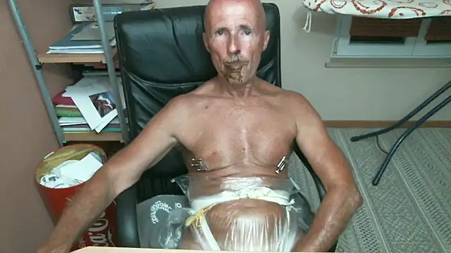 olibrius71 online show from September 18, 2025, 6:33 pm