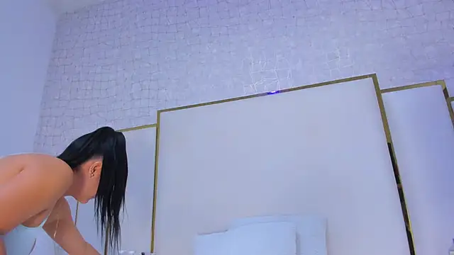 paola rodriguez online show from November 23, 2025, 11:31 am