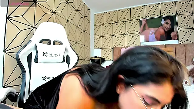 vane lopez  online show from November 13, 2025, 6:56 pm