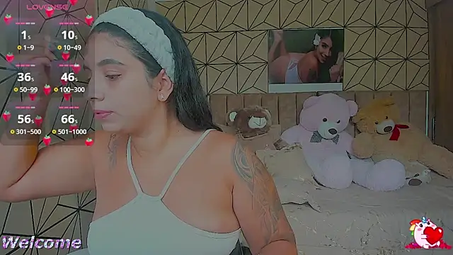 vane lopez  online show from October 14, 2025, 5:35 pm