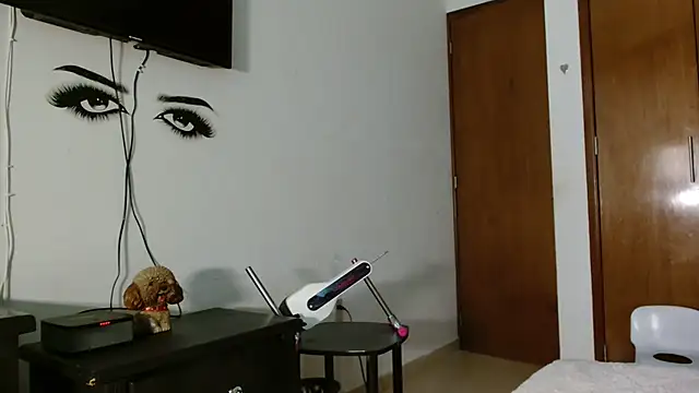 MINI Petite online show from April 14, 2026, 9:09 pm