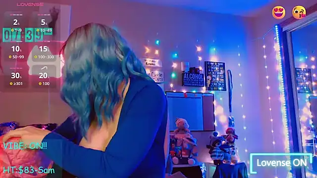 Snapshot of EmmaIsHere chatting on November 22, 2025, 2:38 pm EmmaIsHere online show from November 22, 2025, 2:38 pm