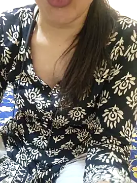 CuteSarikaLIVE online show from May 28, 2026, 4:09 am