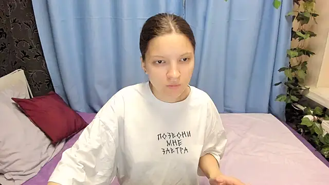 MelaniGrand online show from September 9, 2025, 8:35 am