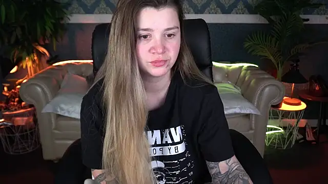 AmellyMilly online show from April 14, 2026, 12:54 pm