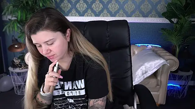 AmellyMilly online show from March 22, 2026, 8:10 pm