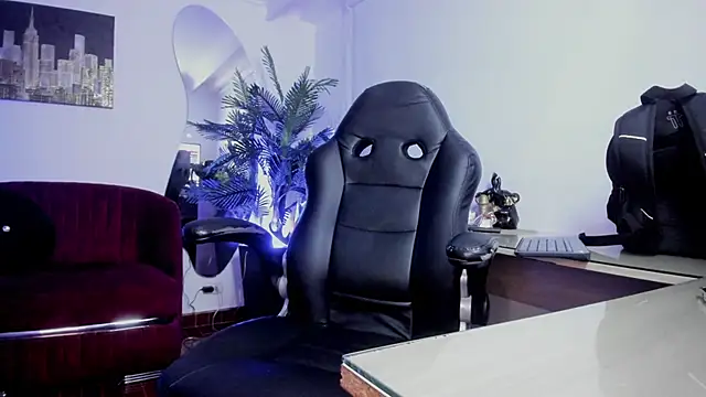 Meghan320 online show from November 6, 2025, 11:36 am