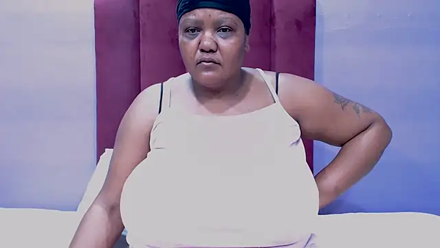 GiantTittts online show from November 7, 2025, 5:17 pm