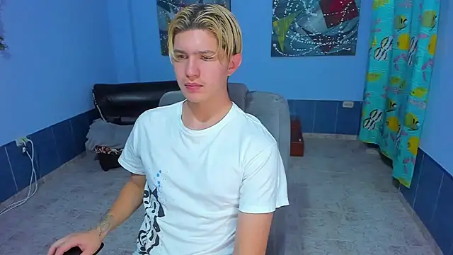 patrik 027 online show from November 14, 2025, 6:33 pm