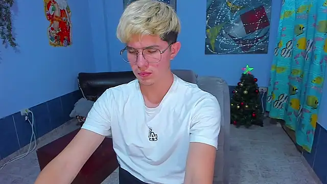 patrik 027 online show from December 3, 2025, 7:19 am