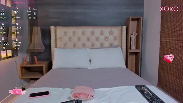 01victoria online show from February 12, 2025, 1:06 pm