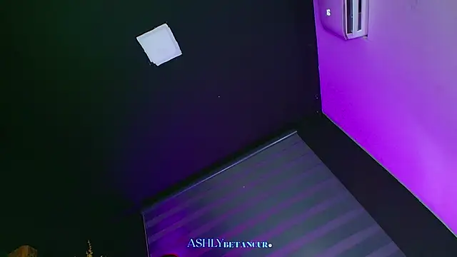 Snapshot of AshlyBetancurX chatting on February 1, 2026, 10:41 pm AshlyBetancurX online show from February 1, 2026, 10:41 pm