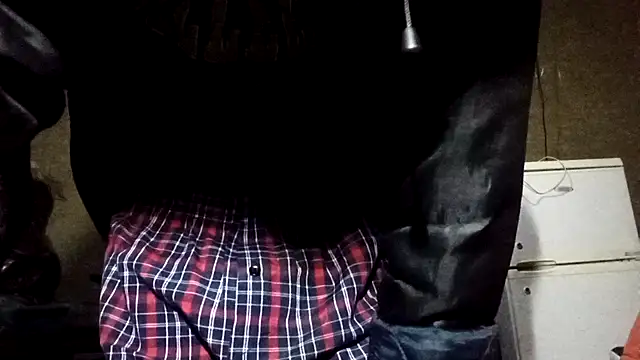 Snapshot of clintsix chatting on November 15, 2025, 10:25 pm clintsix online show from November 15, 2025, 10:25 pm