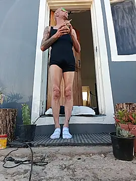 Snapshot of Happypotplants chatting on October 7, 2025, 2:51 pm Happypotplants online show from October 7, 2025, 2:51 pm