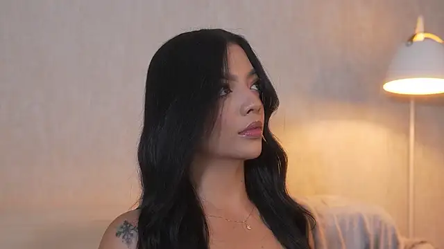 Snapshot of sarah_hiill chatting on February 6, 2026, 1:01 am sarah hiill online show from February 6, 2026, 1:01 am