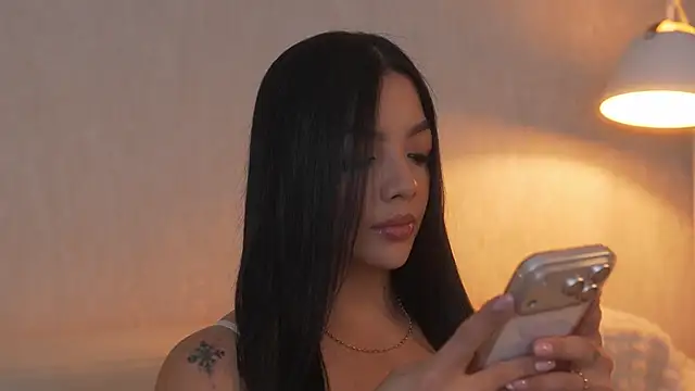 Snapshot of sarah_hiill chatting on March 3, 2026, 12:06 am sarah hiill online show from March 3, 2026, 12:06 am