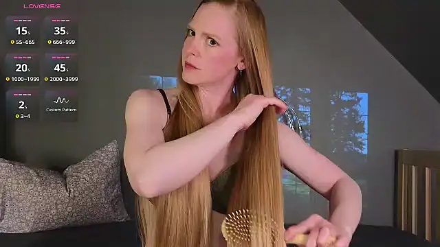 Snapshot of CharlotteDoe chatting on March 18, 2026, 2:48 am CharlotteDoe online show from March 18, 2026, 2:48 am