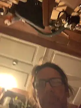 Snapshot of Likewise chatting on February 18, 2026, 12:01 pm Likewise online show from February 18, 2026, 12:01 pm