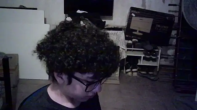 Snapshot of Emv2 chatting on March 10, 2026, 3:32 am Emv2 online show from March 10, 2026, 3:32 am