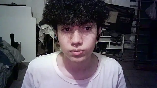 Snapshot of Emv2 chatting on March 11, 2026, 4:50 am Emv2 online show from March 11, 2026, 4:50 am