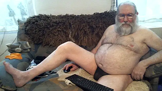 Snapshot of SexySantaC chatting on February 6, 2025, 5:51 pm SexySantaC online show from February 6, 2025, 5:51 pm