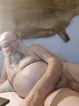 Snapshot of SexySantaC chatting on May 17, 2026, 9:48 pm SexySantaC online show from May 17, 2026, 9:48 pm