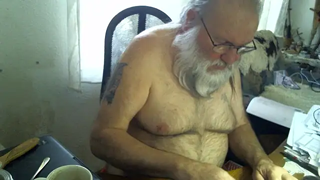 Snapshot of SexySantaC chatting on April 26, 2026, 7:16 am SexySantaC online show from April 26, 2026, 7:16 am